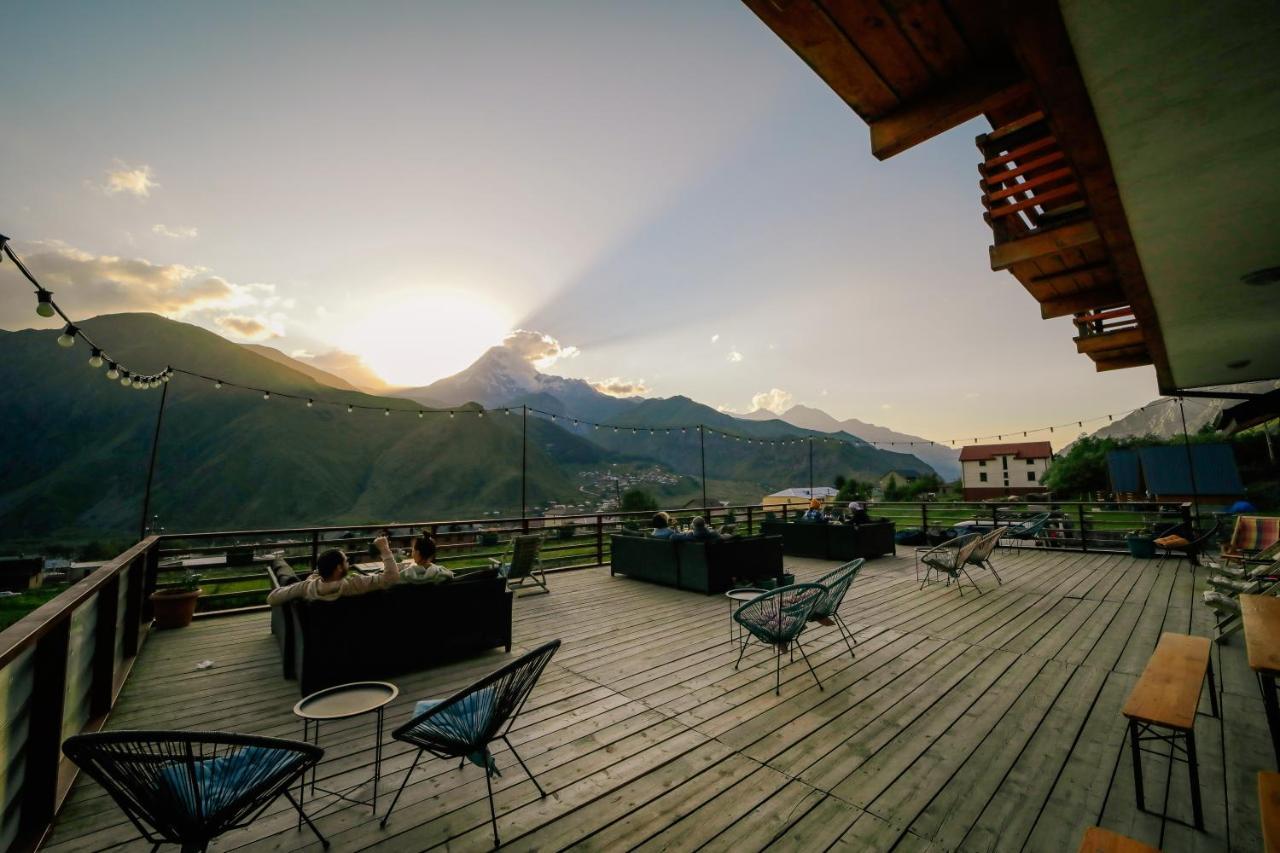 Alpenhaus Kazbegi Hotel & Restaurant Exterior photo